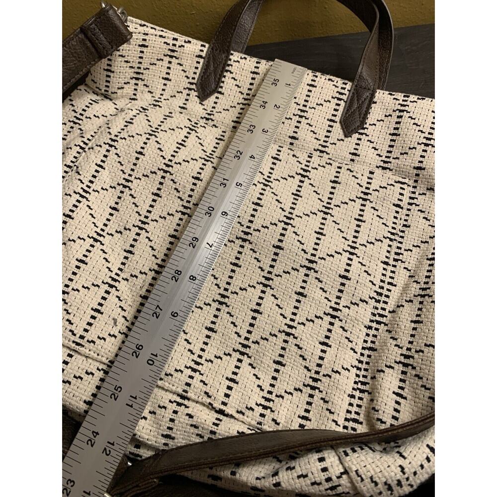 Thirty-One Black and White Shoulder Bag - Picture 12 of 14